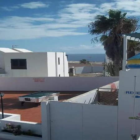 Puerto Del Carmen Sleeps 5 Pool Wifi Daire Puerto del Carmen (Lanzarote)
